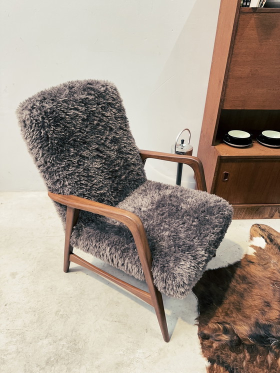 Image 1 of Deens design fauteuil in teddy bekleding 