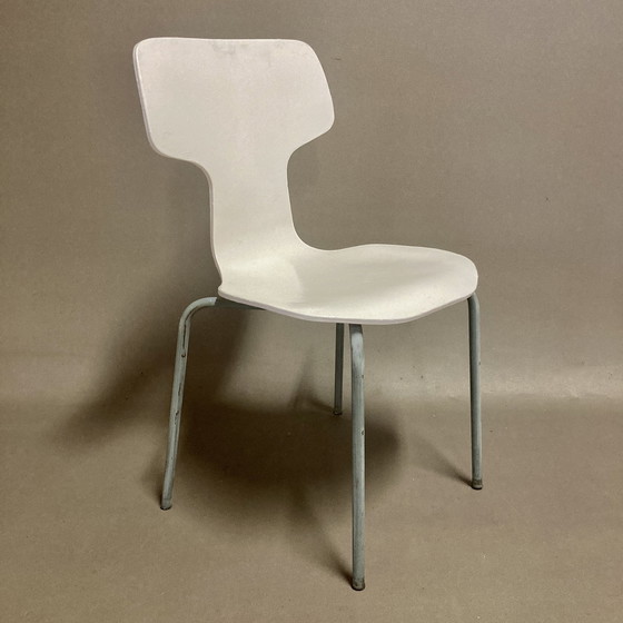 Image 1 of Six Chaises Modèle 3123 Enfant Arne Jacobsen