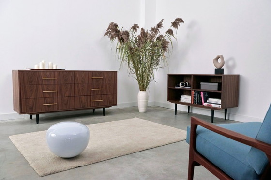 Image 1 of Librería de nogal - R01