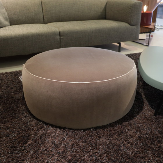 Image 1 of Pouf ottomano Dress-up di Cassina