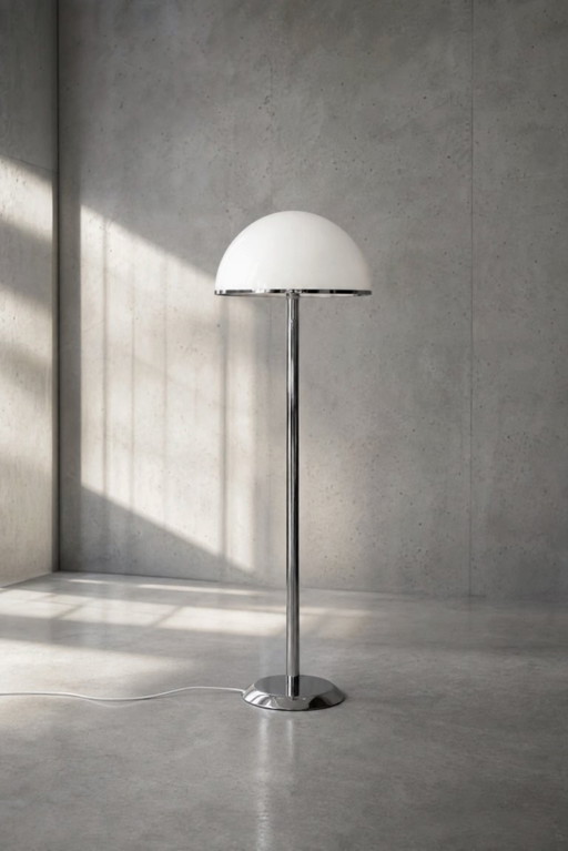 Vintage Zweedse vloerlamp van chroom en wit acryl van Nybro Armaturfabrik, jaren 70.