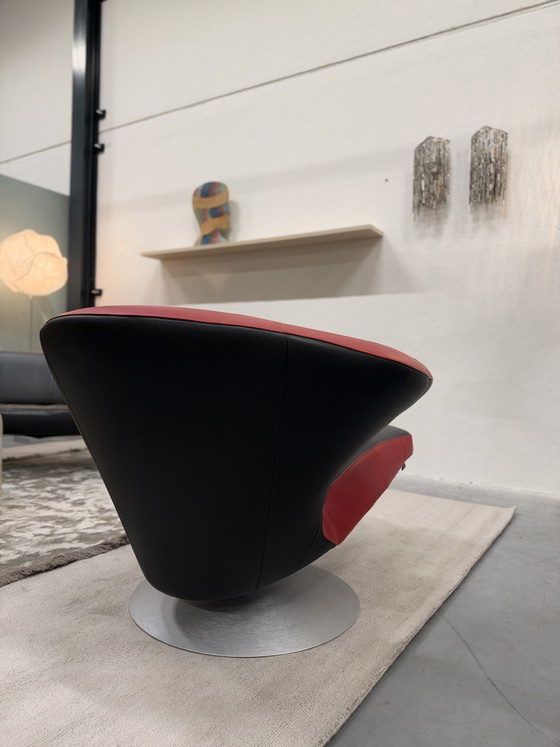 Leolux Parabolica Swivel Armchair black red leather, Modern (photo 8 of 12)