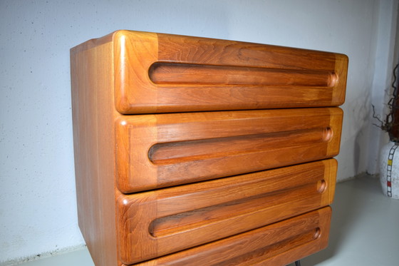 Image 1 of Vintage ladekast/commode van Deens teakhout, midden van de 20e eeuw.