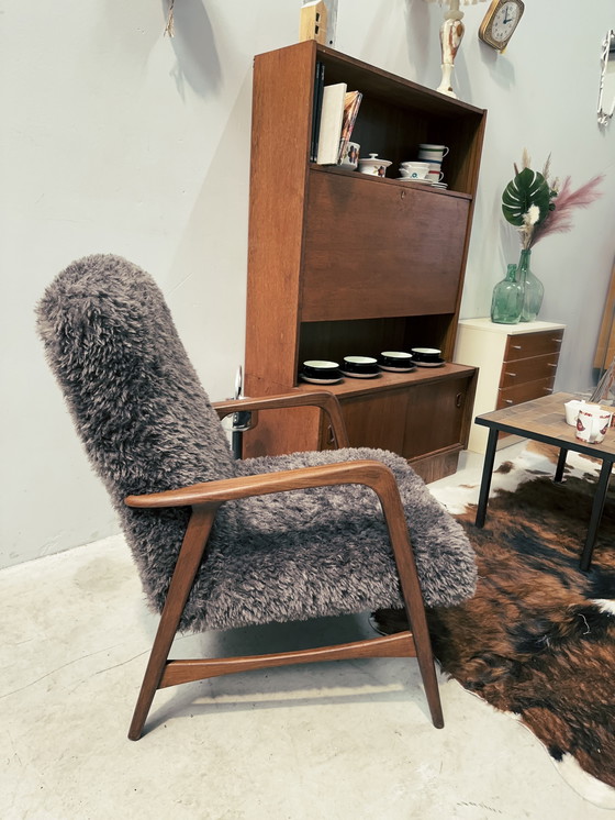 Image 1 of Deens design fauteuil in teddy bekleding 
