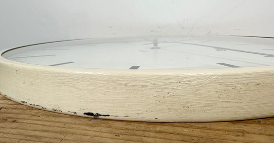 Image 1 of Horloge murale vintage suisse beige de Favag, années 1970