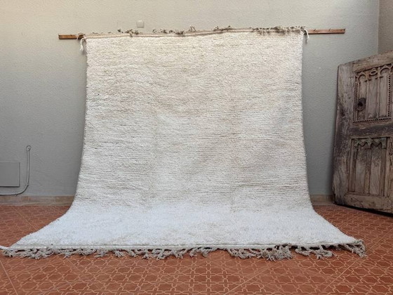 Simple handcrafted Berber rug 200cm x 300cm – Rugs & carpets (photo 2 of 3)