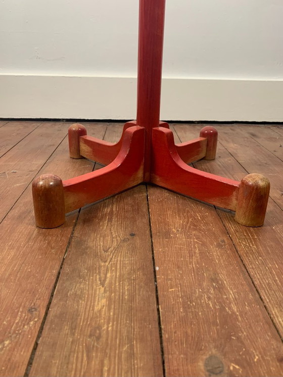 Image 1 of Appendiabiti postmoderno rosso, Italia, anni '80