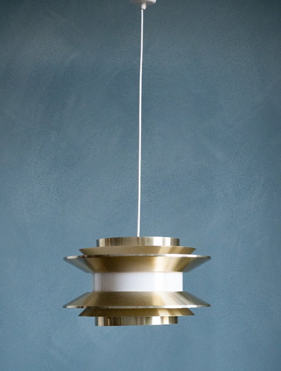 Lampada a sospensione svedese color oro di Carl Thore – Lampade a sospensione, Metal (photo 3 of 11)