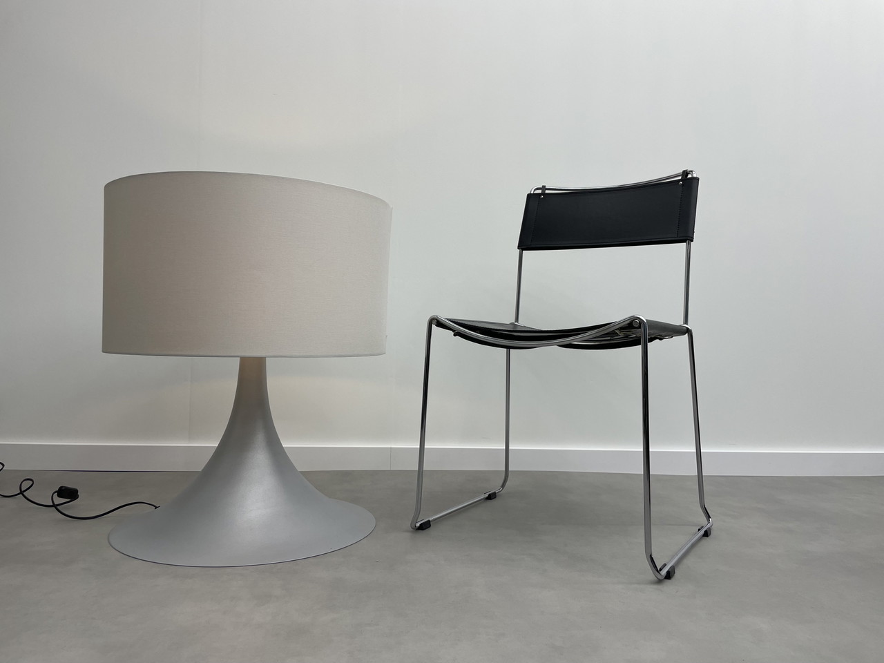 Space Age XL table lamp | €450 | Whoppah