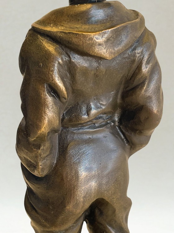 Image 1 of Scultura in bronzo – Piccolo mozzo che fischietta – Firmata V. Szczeblewski – 21 cm