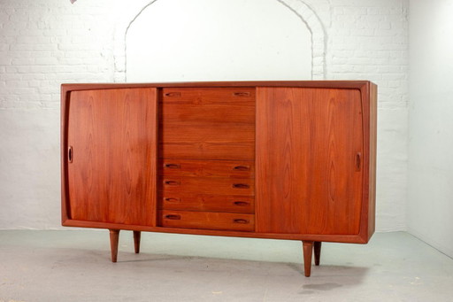 Großes HP Hansen skandinavisches Design Highboard/Sideboard aus massivem Teakholz. Dänemark, 1960er Jahre.