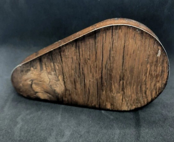 Image 1 of Posacenere vintage in legno intagliato a forma di cane e cristallo della Foresta Nera – Foresta Nera