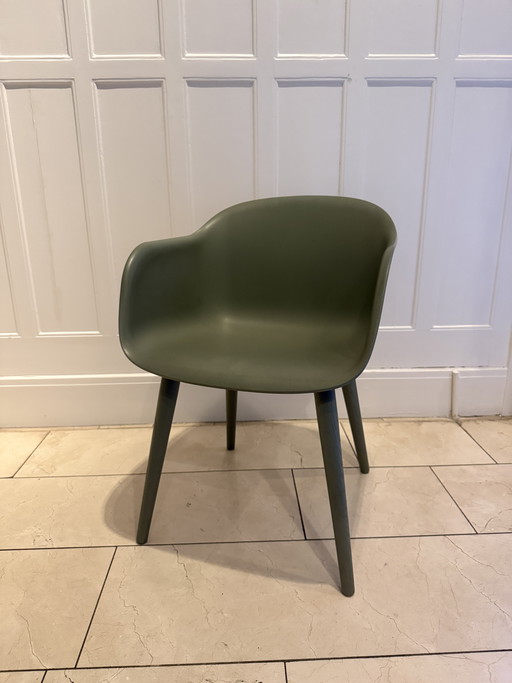 6 sillas Muuto Fiber Wood verdes