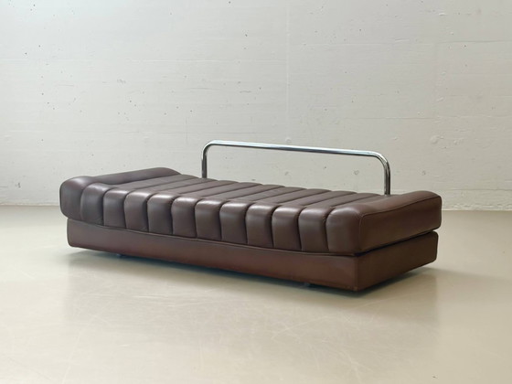 Image 1 of Iconische DS-85 slaapbank van De Sede, cognacbruin, Zwitserland, jaren 60.