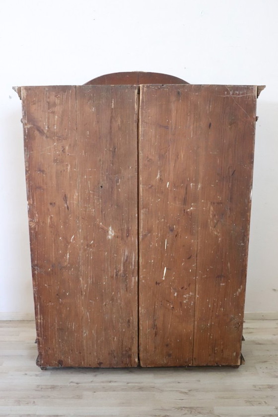 Image 1 of Armario Antiguo Tirolés con Secretos, Madera de Pino Pintada a Mano, Siglo XIX
