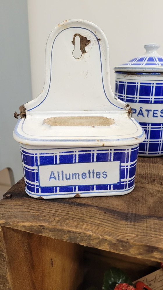 Image 1 of Enamelled metal pots