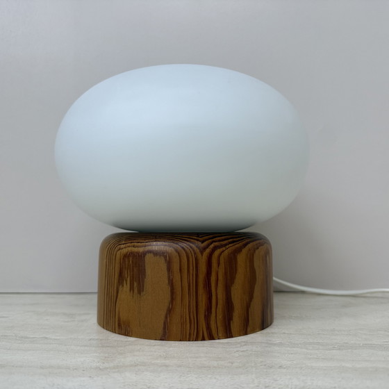 Image 1 of Lampe de table vintage en verre au lait avec base en bois par Bestform Freudenberg , 1970