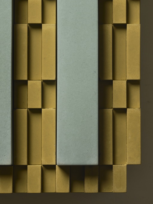 Escultura mural brutalista