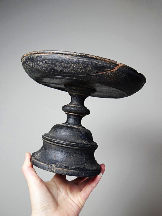 Image 1 of Decoratieve kom van gesneden, zwartgeblakerd hout met een donkere patina, vintage uit Zuidoost-Azië.