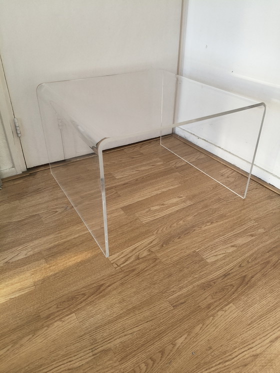 Image 1 of table basse vintage en plastique acrylique lucite
