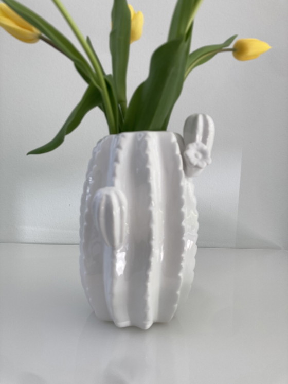 Image 1 of Vaso di cactus in ceramica bianca
