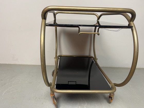 Elegante carrello bar in ottone e vetro nero di metà secolo, prodotto da Grünstadt, Germania, anni '50. (photo 14 of 15)