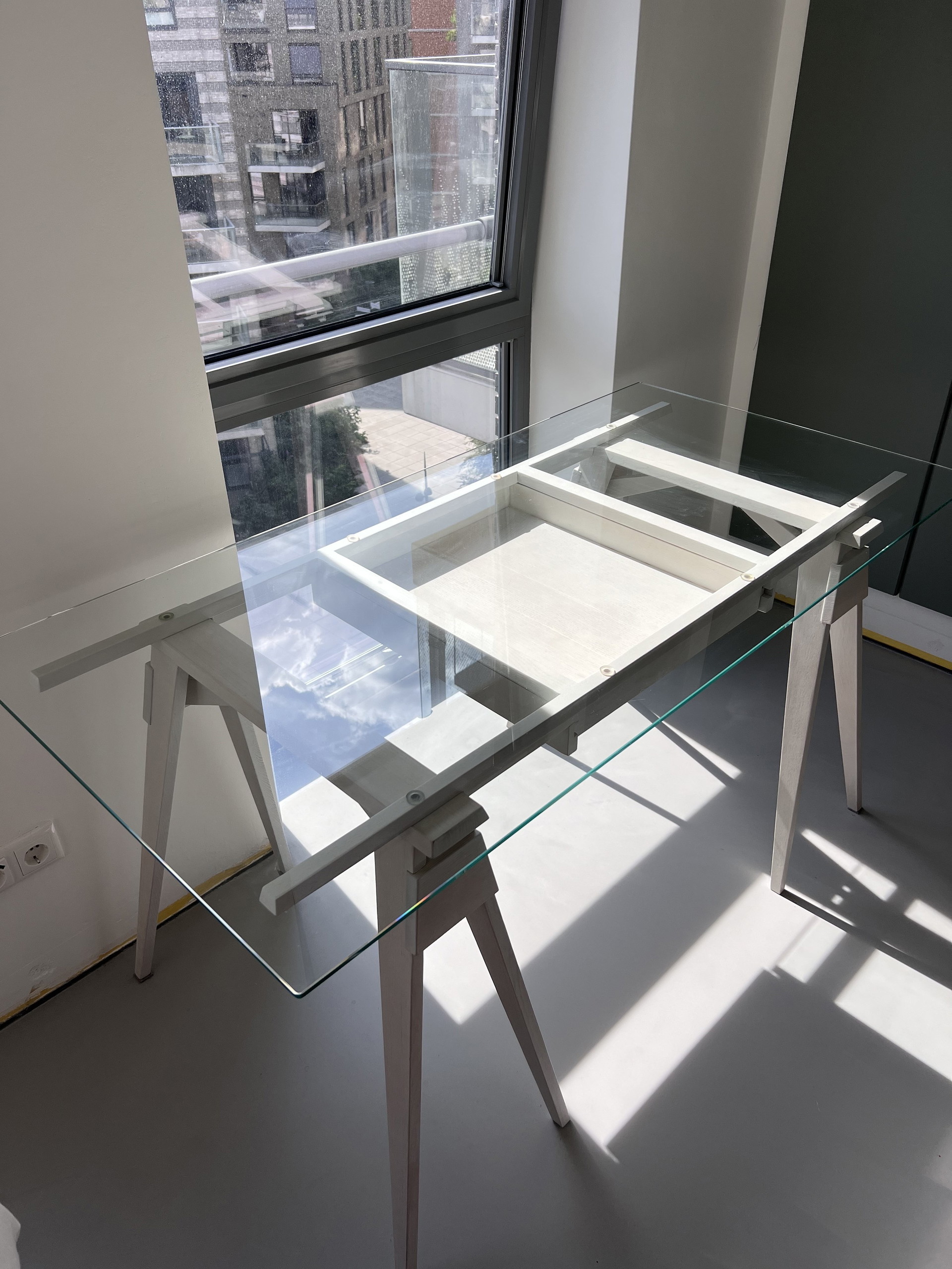 Design House Stockholm - Arco Bureau door Chuck Mack - Wit/Glas