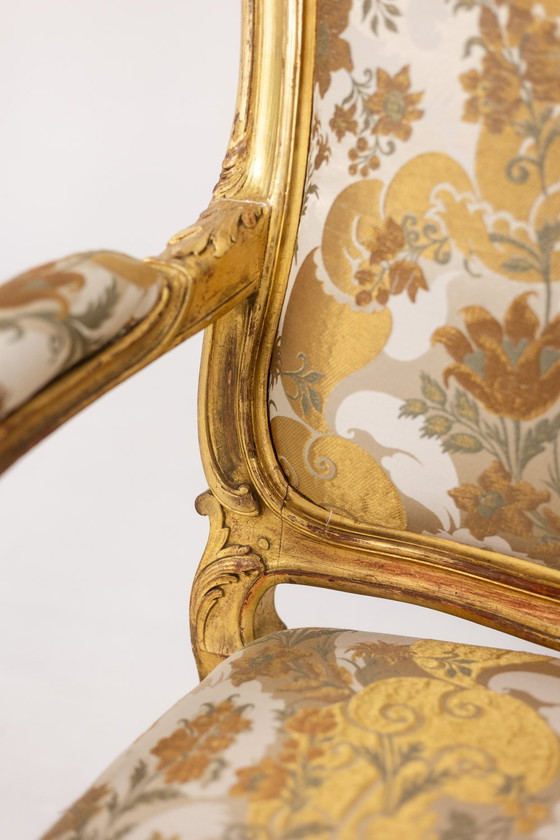 Image 1 of Fauteuil de style Louis XV, avec son dossier à la reine. Époque 1900-1950.