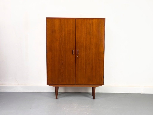 Danish Cabinet in Teak by Børge Mogensen for Søborg Møbelfabrik, 1960s – high boards, Wood