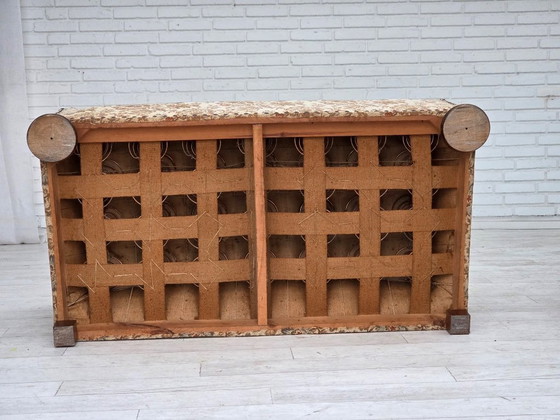 Image 1 of Dänisches 2-Sitzer-Sofa aus den 1950er Jahren, beiger/brauner Möbelstoff, Eichenholz.