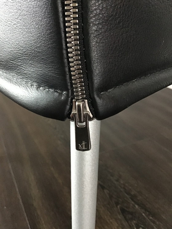 Image 1 of 4 eetkamerstoelen l'Ancora zwart leer met parketwielen