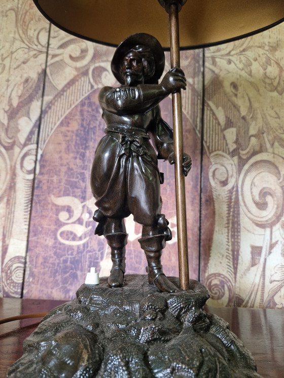 Image 1 of Belle lampe de mousquetaire ancienne