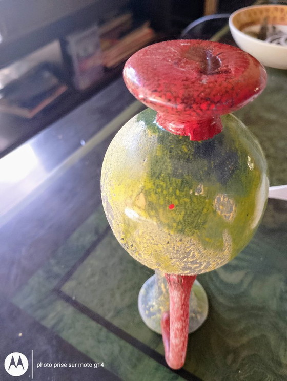 Piccolo vaso in vetro vintage con manico rosso, Decorazione maculata verde e gialla, Vasi (foto 2 di 5)