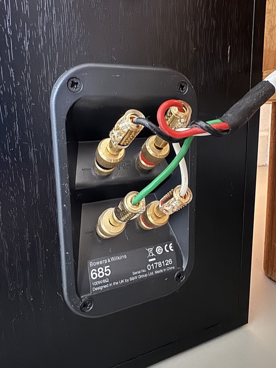 Image 1 of Mobile hi-fi in rovere massello con Marantz PM80 e B&W 685