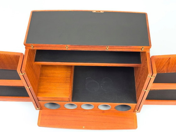 Image 1 of Mueble bar de teca de Illum Wikkelsø para CFC Silkeborg, años 60