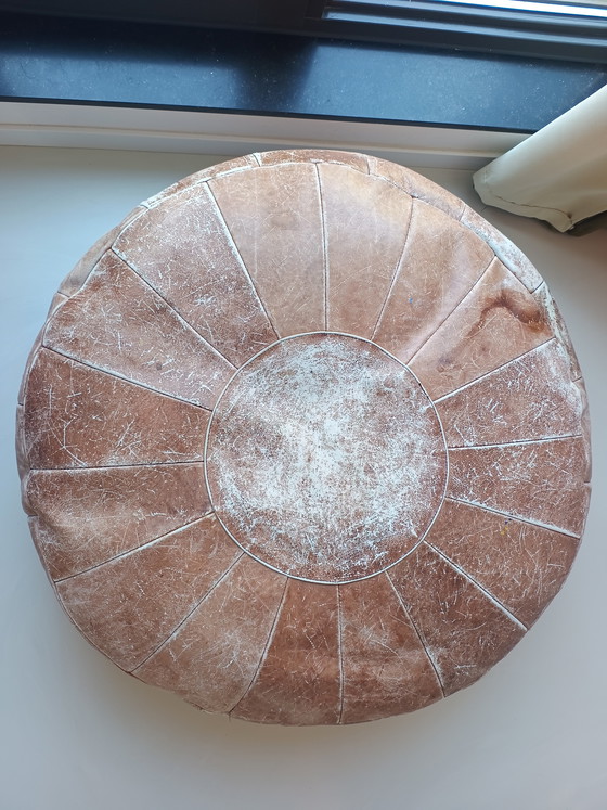 Image 1 of Pouf grande in pelle