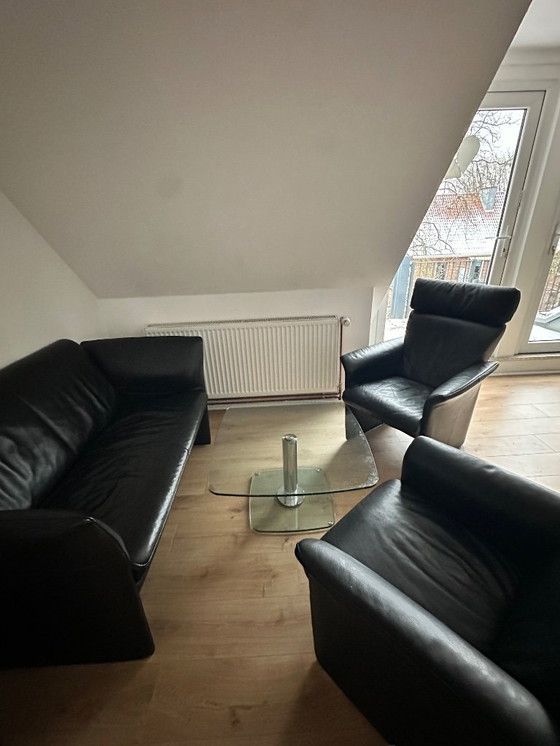 Image 1 of Ensemble de salon Jori : canapé 2 places + 2 fauteuils et table basse Ronald Schmitt 75x75, hauteur réglable