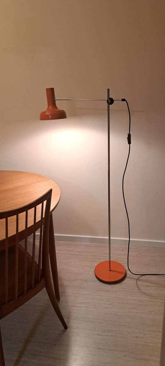 Image 1 of Vintage vloerlamp in ruimtetijdstijl – Oranje – jaren 70 – Chroom – Mid-century modern