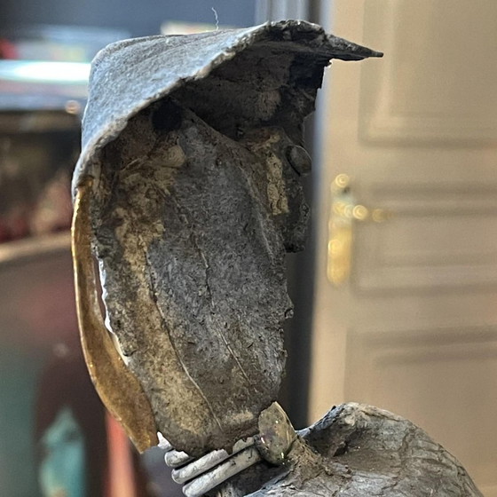 La Sculpture Céramique Le Guerrier en Émail et Dorure de Klara Reynders, 1987 – Ceramic, Surrealism (photo 13 of 18)