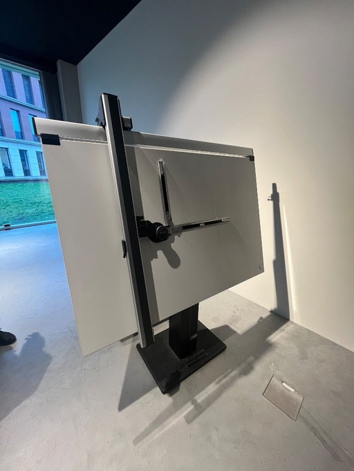 Professional drawing table