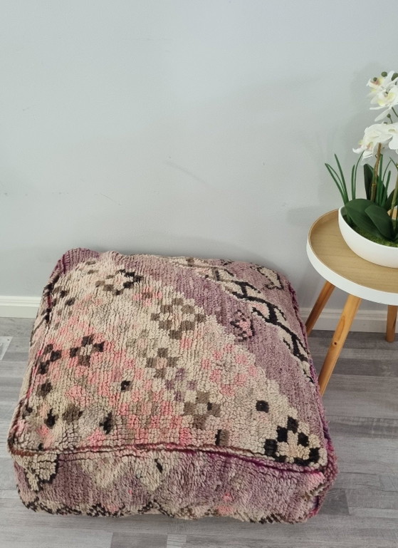 Vintage Berber Pouf – Footstools & poufs, Wool (photo 7 of 9)