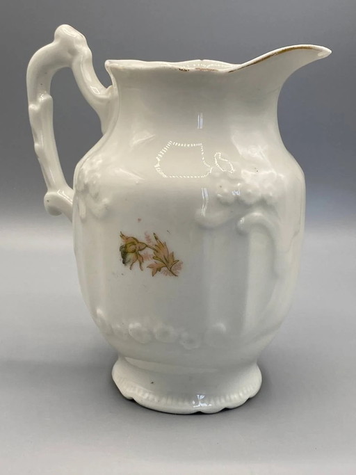 Antique Embossed Porcelain Milk Jug, Art Nouveau Floral Decor, Circa 1900 – decoratieve objecten (photo 2 of 4)