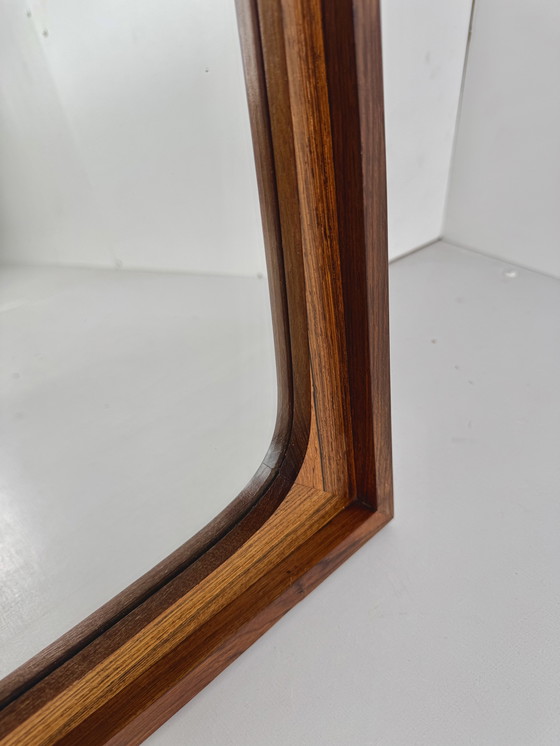 Image 1 of Specchio da parete in palissandro danese: eleganza scolpita di metà secolo