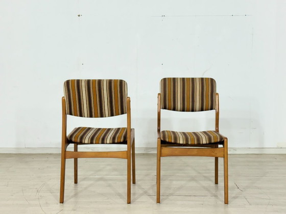 Image 1 of Set van 2 stijlvolle eetkamerstoelen in retrostijl uit het midden van de vorige eeuw.