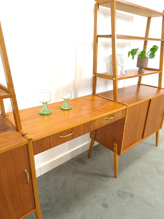 Image 1 of Armario doble de chapa de teca con escritorio de Suecia