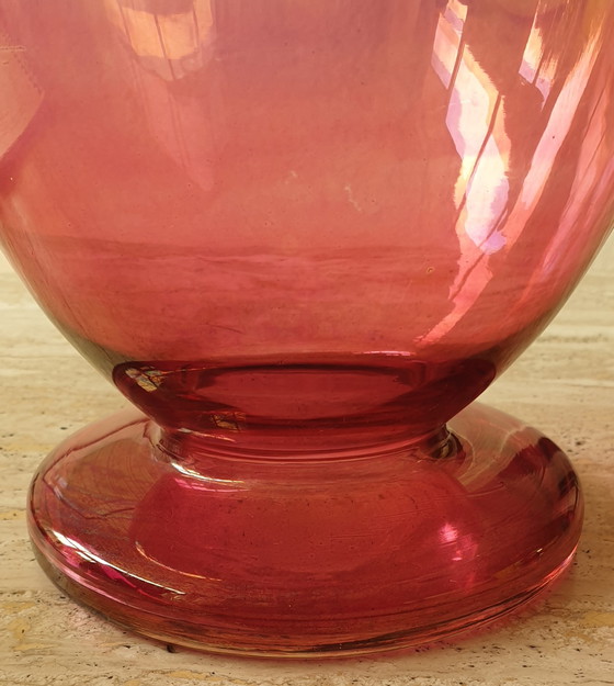 Image 1 of Vaso di cristallo dalla lucentezza iridescente/oleosa.