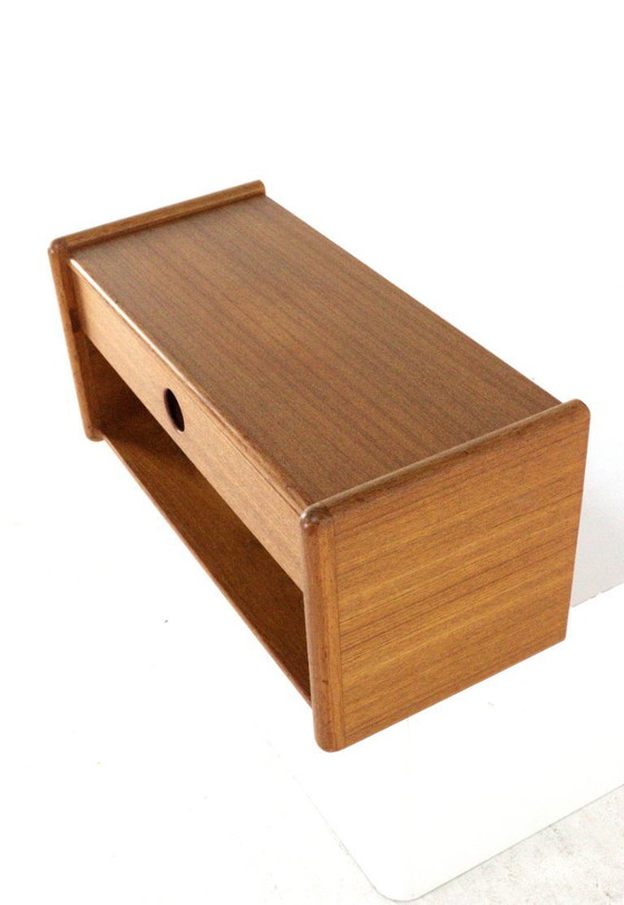 Image 1 of Kai Kristiansen per Vildbjerg pensile credenza piccolo mobiletto vintage danese