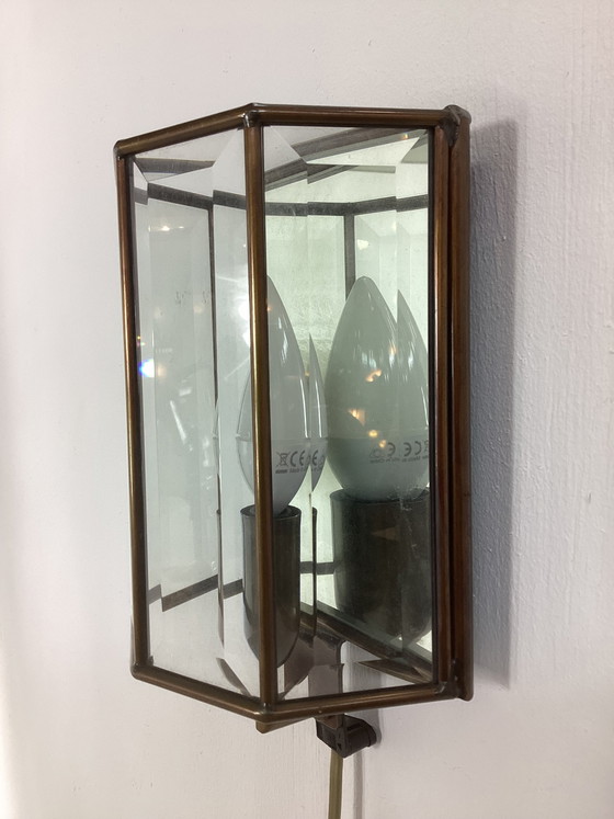 Image 1 of Lámpara de pared de diseño EF Frantzen, latón, espejo y cristal tallado.