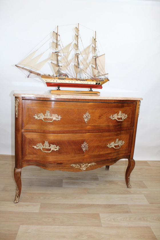 Image 1 of CÓMODA CON TAPA DE MÁRMOL ROSA