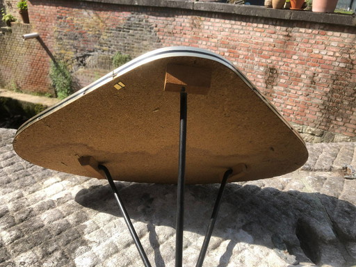 Small tripod table (3 legs) designed in Belgium by ERDAL for the 1958 World's Fair in Brussels.
